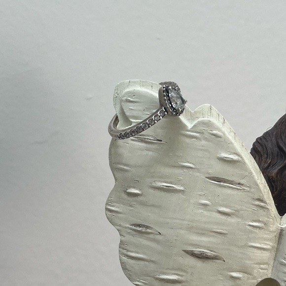 Pandora Authentic Sparkling Pear Halo Ring Size 6/52 - Picture 6 of 7